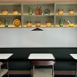 Hotel Becquer